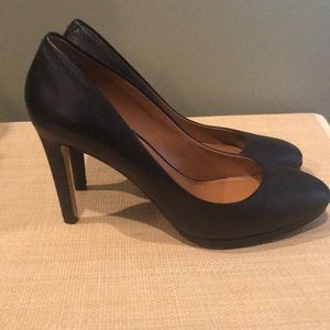 Re-posh black heels